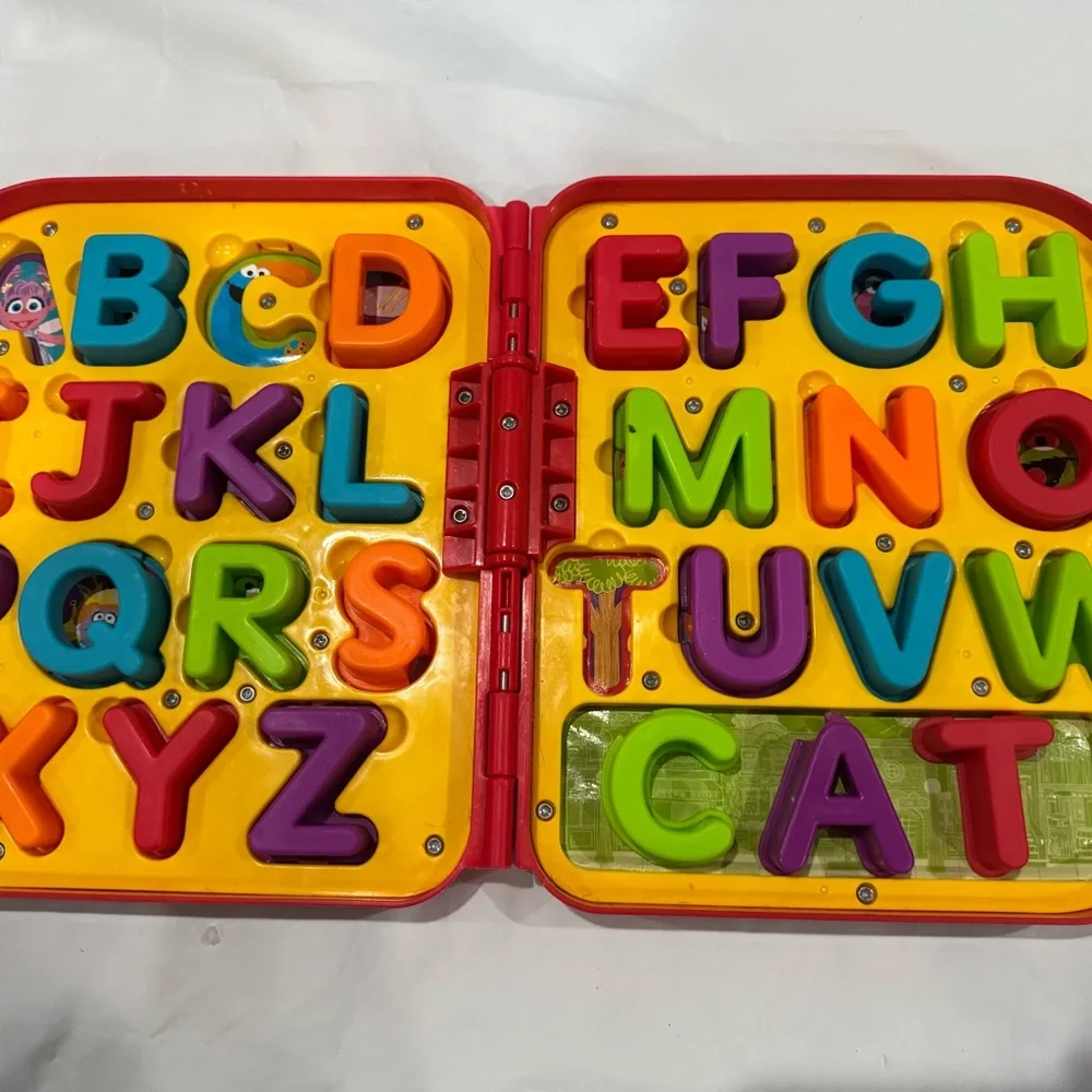 Sesame Street Elmo On the Go letter case